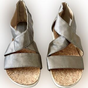 Adrienne Vittadini Sport sandal cork in pewter color sz 6M